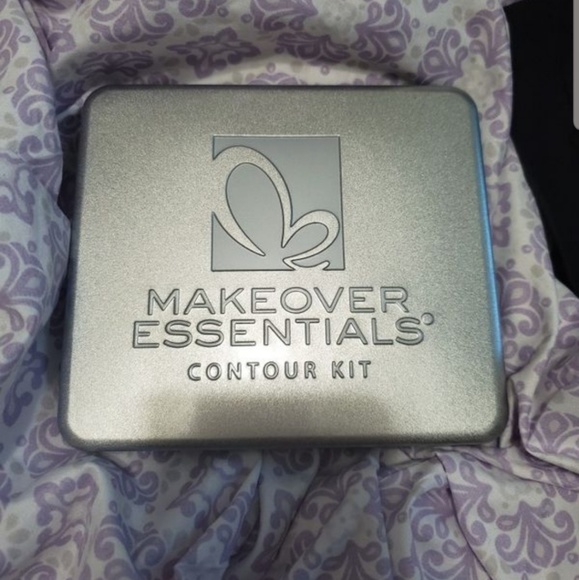 Makeup - Picture 2 of 2